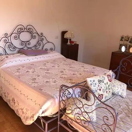 Holiday home Suggestivo Casale In Collina Cassano