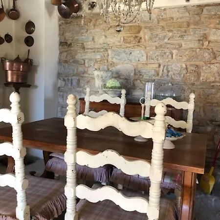 Suggestivo Casale In Collina *