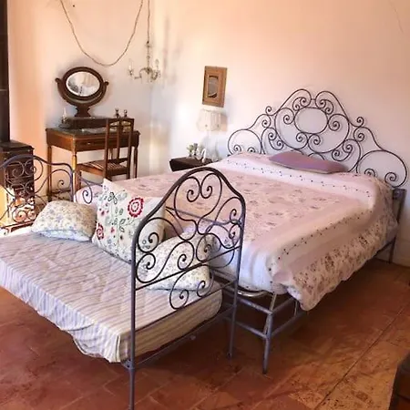 Suggestivo Casale In Collina *